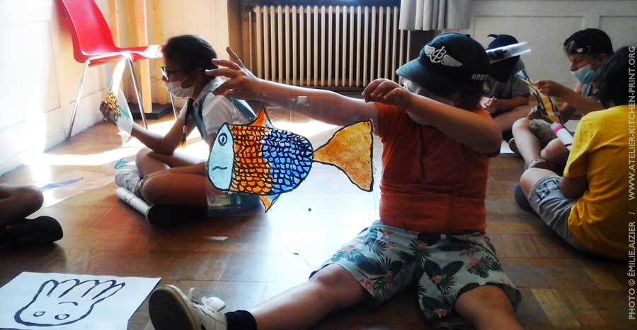 Préparation d’une vitrophanie avec des enfants pour la Fête des Images 2021 à Épinal – Article 1/2